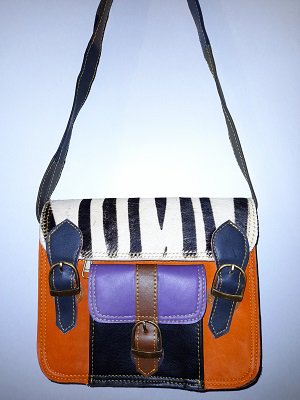 Купить Разноцветная кожаная сумочка с вставкой из натуральной шерсти. 20*23*6 см.