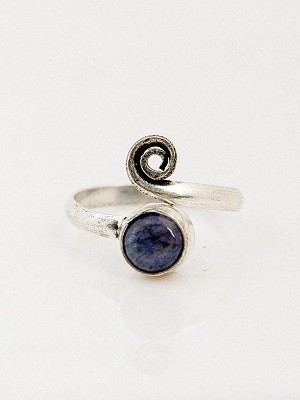 Купить кольцо металлическое в этно стиле с натуральными камнями