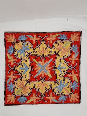 Индийская наволочка с орнаментальной вышивкой шелковыми нитями
