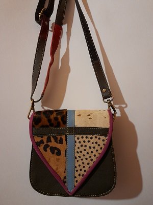 Купить Разноцветная кожаная сумочка с вставками из натуральной шерсти. 18*18*6 см.
